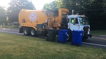 Peterbilt 520 Labire Automizer On Garbage A19