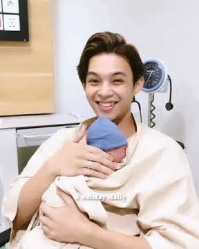 MOMENT BAHAGIA KELAHIRAN PUTRA PERTAMA DINDA HAUW & REY MBAYANG