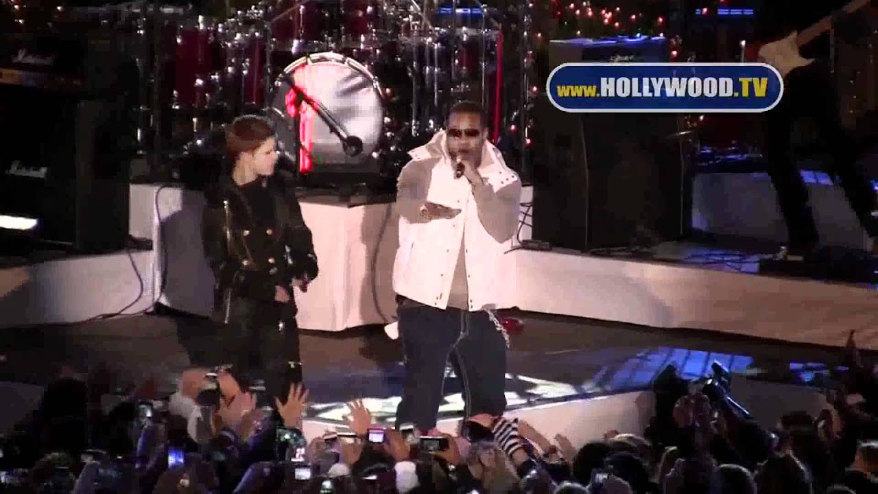 Justin Bieber, Usher, Busta Rhymes perform at Rockefeller Center 24/11