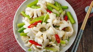 【1mintips】芹菜炒花枝，先放芹菜還是先放花枝？？兩個撇步，一上桌一掃而空！！晚餐菜或是帶便當，都讚！！