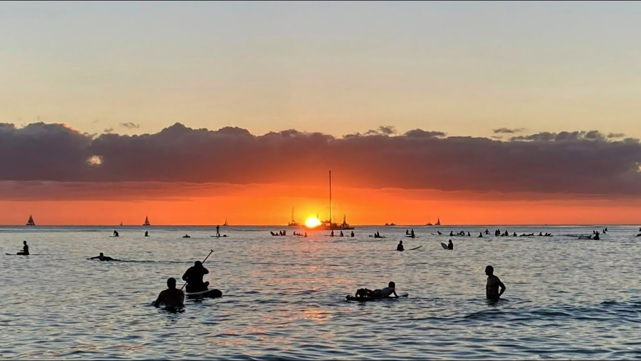 Go Walking!  Beautiful Waikiki Sunset, Honolulu, Hawaii