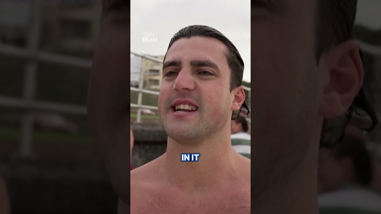 Australian beachgoers mourn victims of Bondi mass shooting