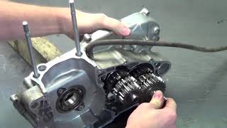 Honda CRF 250 / 450 Crankcase, crank shaft, balancer, transmission service  Parts in Description