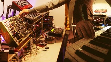 Live Ambient Drones - Synthesizer Noise Music #TTNM