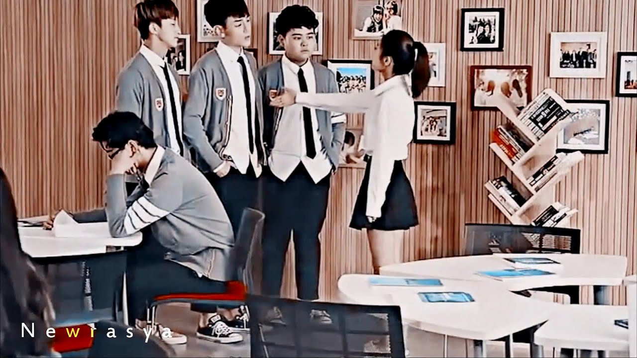 ❥Çin Klip | Bi Dakika ❝ Okulun havalısı modellik yapan yeni kıza aşık oldu ❞