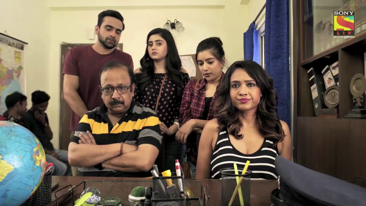 Unacceptable Kiss - The Big Bong Connection - CHOTÉs