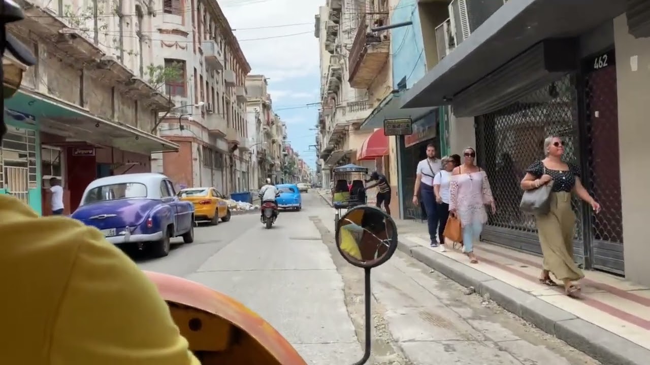 Cocotaxi em Havana - outubro de 2022