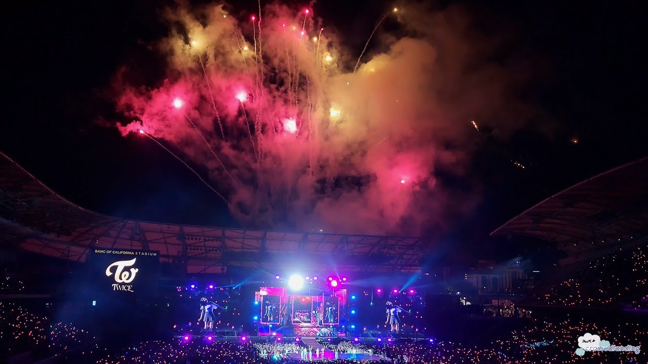 220515 TWICE 트와이스 - Dance the Night Away (Fireworks Finale) | 4th World Tour III Encore Day 2 | LIVE