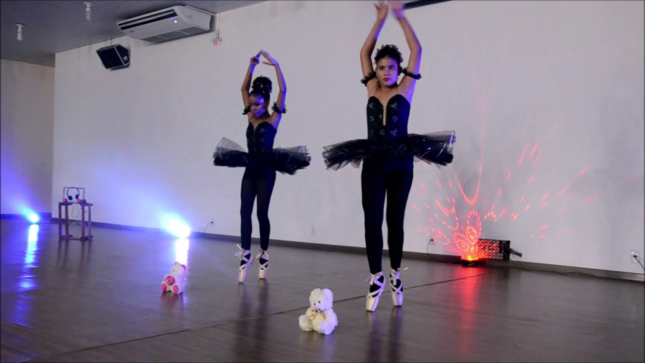 Dueto Brenda Gabrielle e Amália Rocha - YouTube