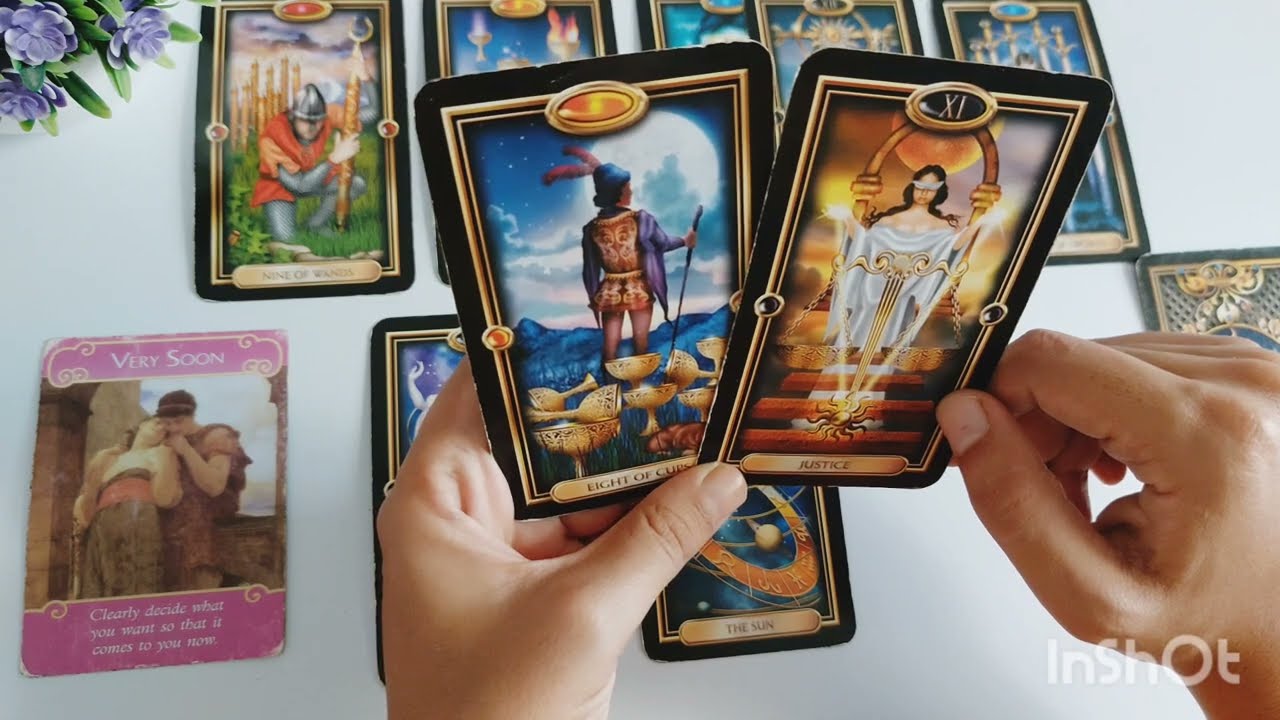 تاروت برج العقرب الحبيب ينتظر منك رسالة ❤️