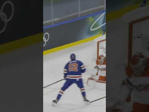 Matt Boldy sticks with it 😤🏒