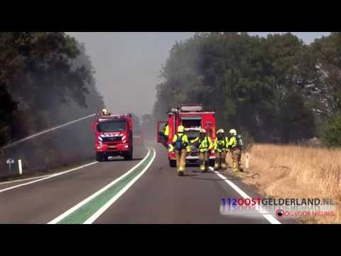 07-08-2018 Grote bermbrand op N332 tussen Laren en Holten