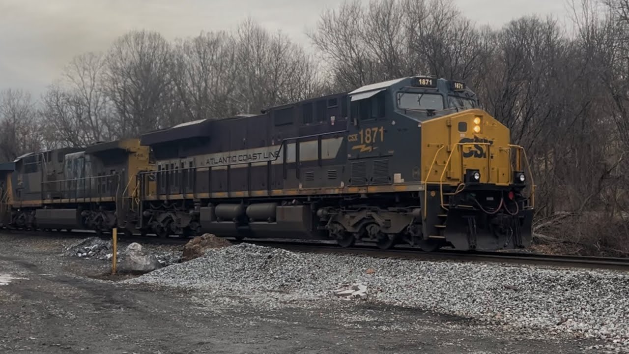 CSX Coal Train with ACL Heritage Unit | Mount Airy MD 12/26/2025 
