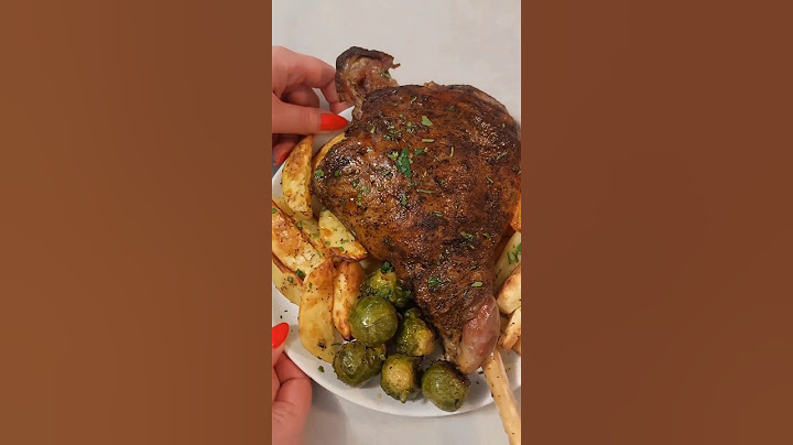 This slow-roast leg of lamb was absolutely delicious, with the meat falling off the bone! #shorts