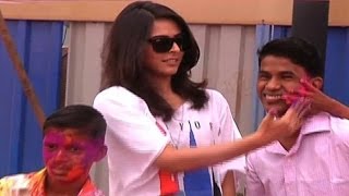 Madhurima Tuli Celebrates Eco-Friendly Holi