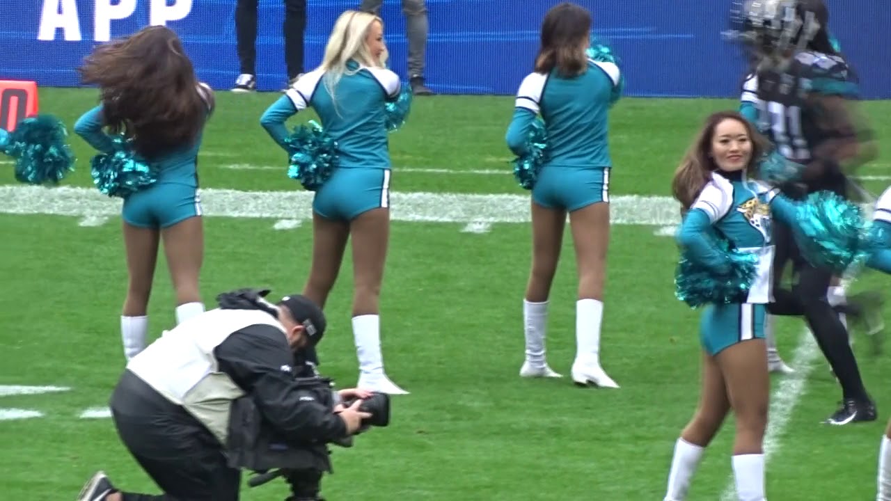 The Roar of the Jaguars Cheerleaders and Jaguars Player Introductions