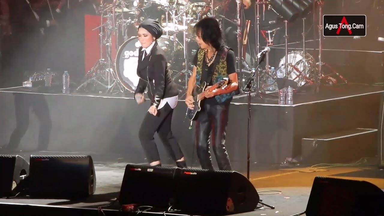 Panggung Sandiwara - Godbless Ft Nicky Astria | At Konser Emas 50 Tahun