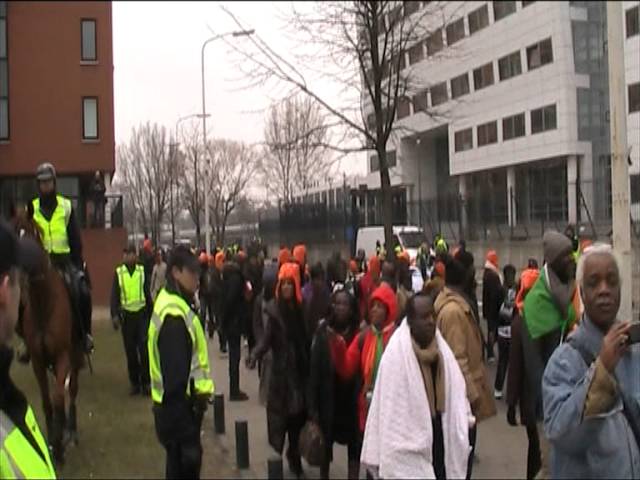 Gbagbo audience manifestants à leur arrivee