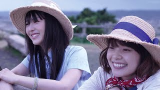 浜辺美波、岸井ゆきのと仲良く二人旅　真剣な表情で撮影に挑む2人の姿も　映画「やがて海へと届く」本編映像＆メーキング