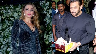 Salman Khans Rumoured Gf Iulia Vântur Arrives At His Bday Party