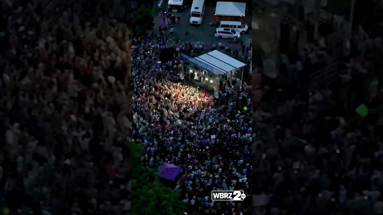 Massive crowd turns out to celebrate American Idol finalist and hometown star John Foster