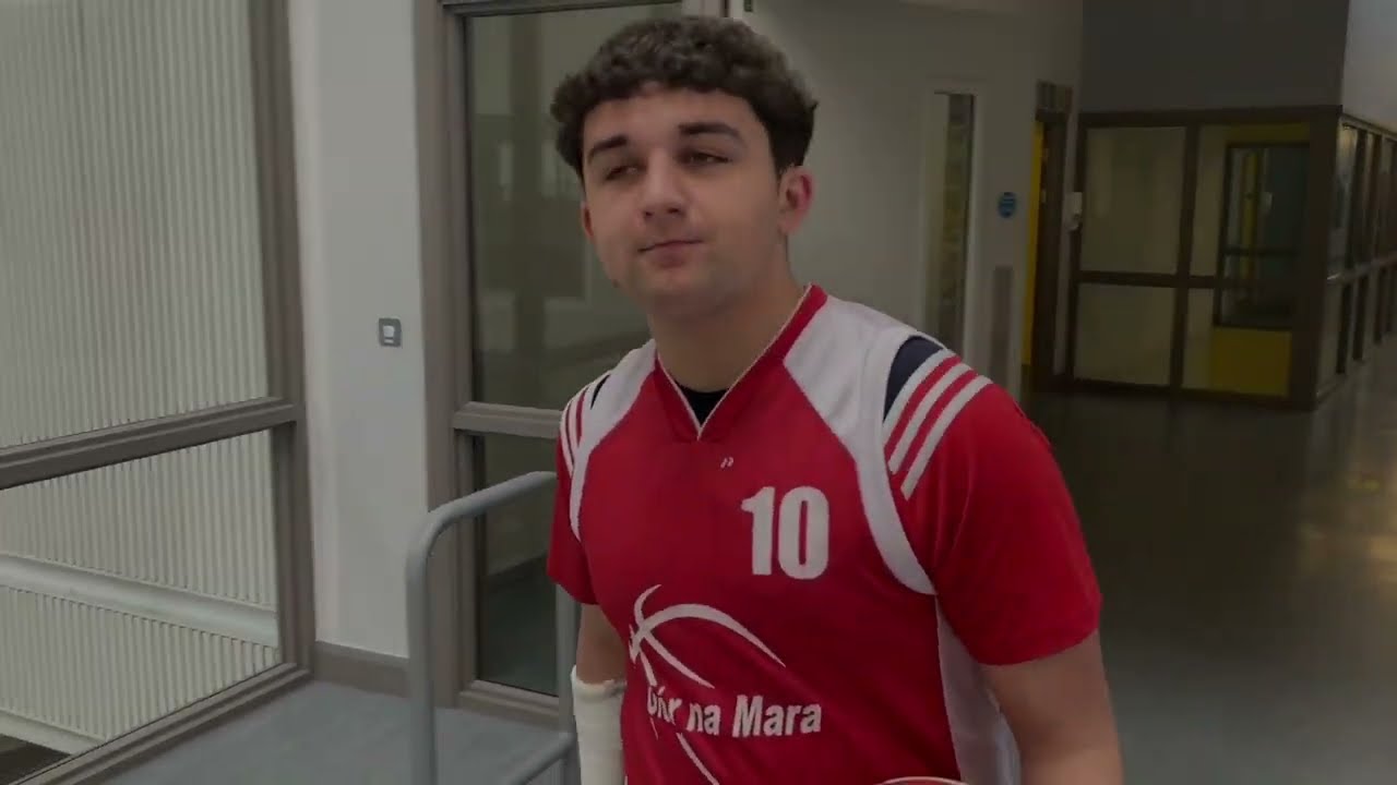 Fógra do High School Musical le Coláiste Ghlór na Mara