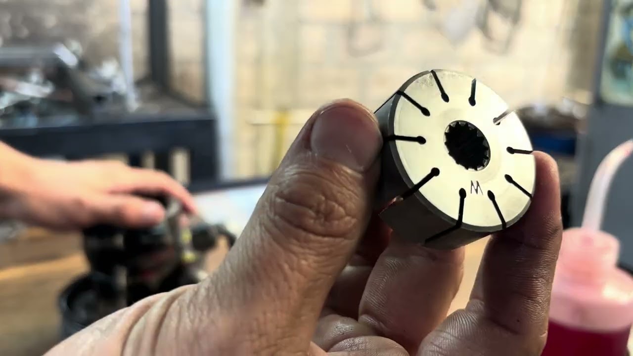 Listo para girar suave otra vez 😎 Armado de la bomba de dirección del Ford K 🔧🚗
