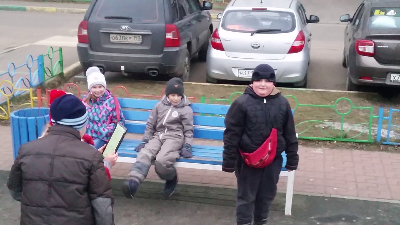 Парочка в машине