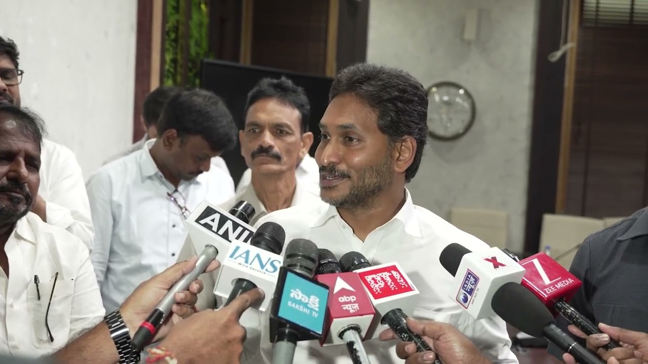YSRCP Chief YS Jagan Mohan Reddy Strong Comments on Second Phase Land Acquisition | JANAVIEW360