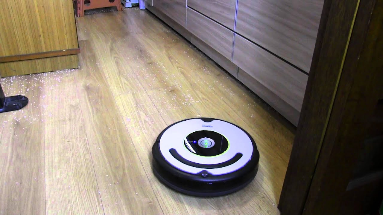 Roomba 621: sprinkled the grain of 1mm diameter - YouTube