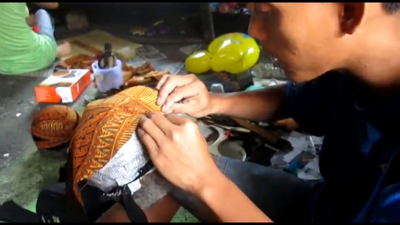 TUTORIAL CARA PEMBUATAN BLANGKON SECARA TRADISIONAL 