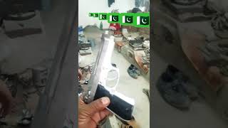 یہ بندہ بریٹا پسٹل بنا رہا ہے ???? metro police pakistanarmy pakistan armed 9mmpistol gun