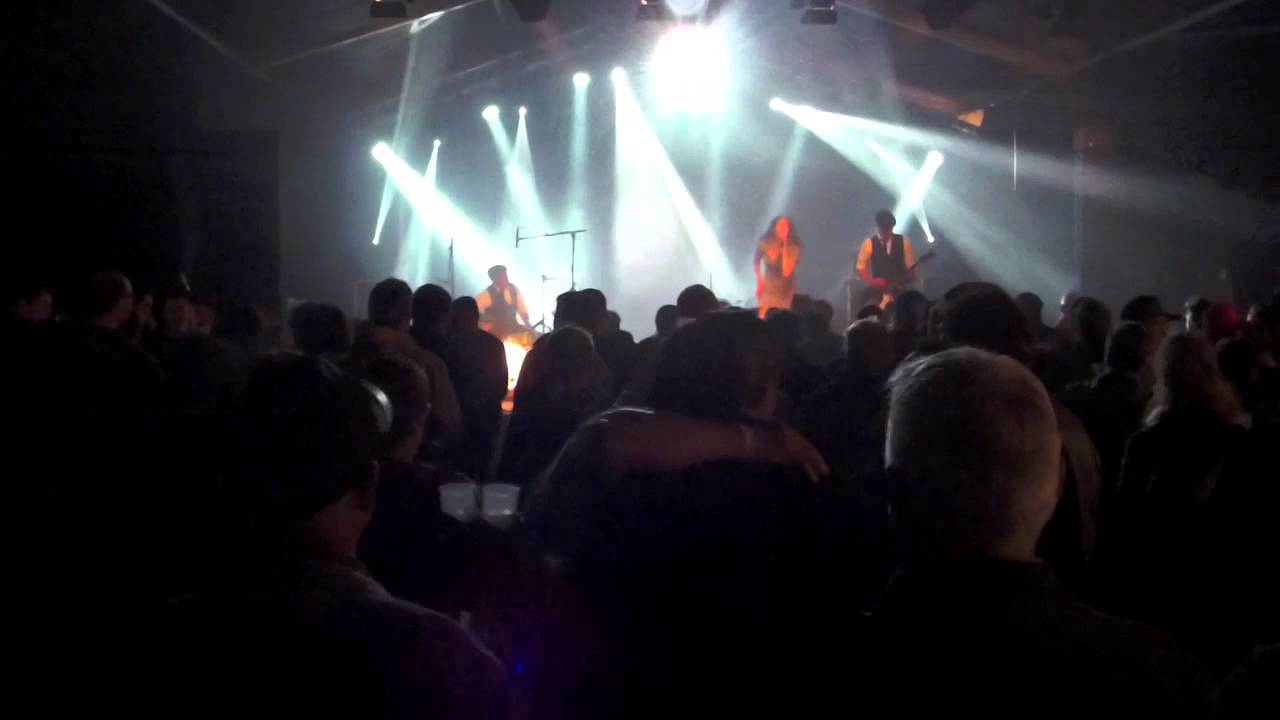 Watch The Monofones "Aeroplane" Schmittner Open Air 2015 on YouTube Watch The Monofones "Aeroplane" Schmittner Open Air 2015 on YouTube