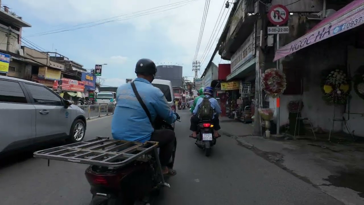 Chuyến xe trưa giữa lòng Sài Gòn