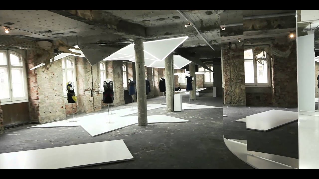 Bureau Betak S Knockout Mirrored Installation Yellowtrace