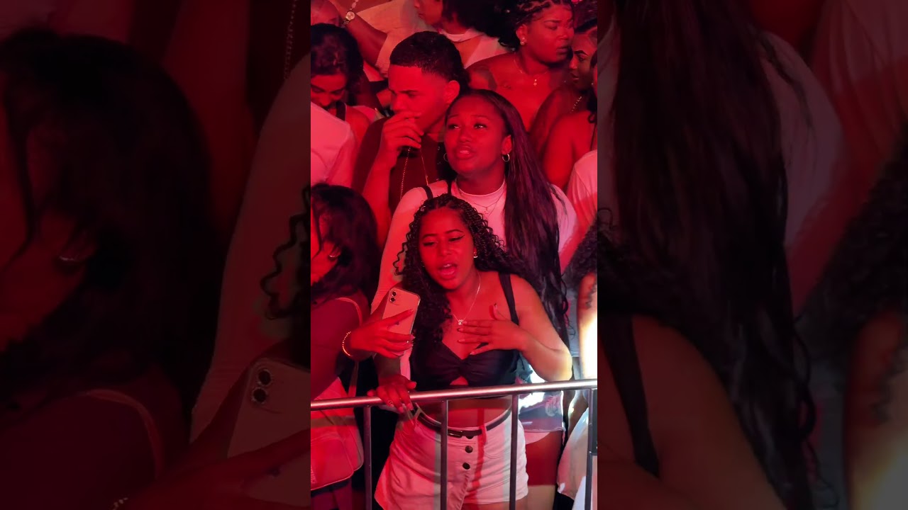 POV: Você e sua amiga quando toca aquela pedrada do Coladinho… 🤣🤌