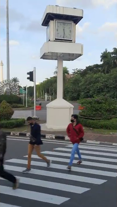 pulang dari kantor naik busway transjakarta, melewati monas #shorts #storywa #road #travel