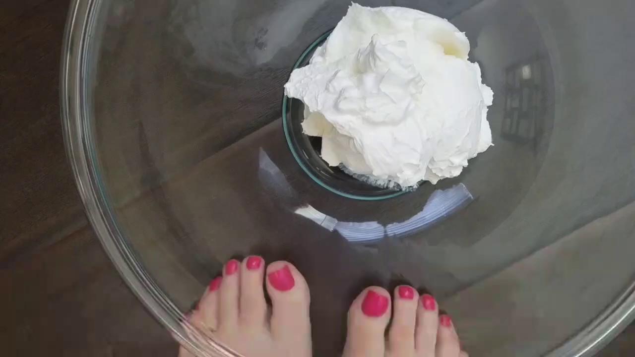 WHIP CREAM ALL OVER MY SEXY FEET - YouTube