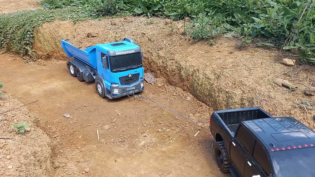 TIVE QUE PUXAR O CAMINHÃO CARREGADO DE TERRA COM A BODONA! (deu ruim?)