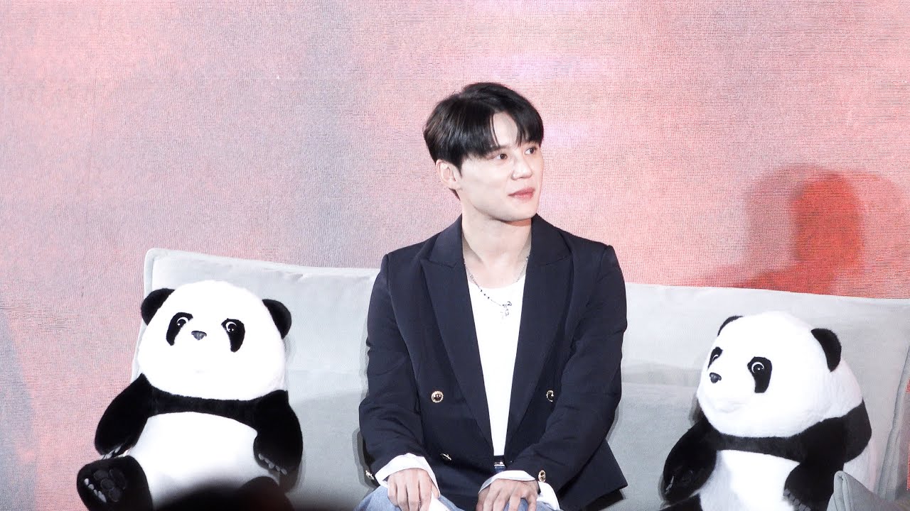 [4K] 20251101 XIA 2025 FAN MEETING IN CHENGDU | 첫인사🐼~포스트잇 읽기~축구 게임⚽️~럭키드로우~이모티콘 따라하기~청두 사투리 배우기