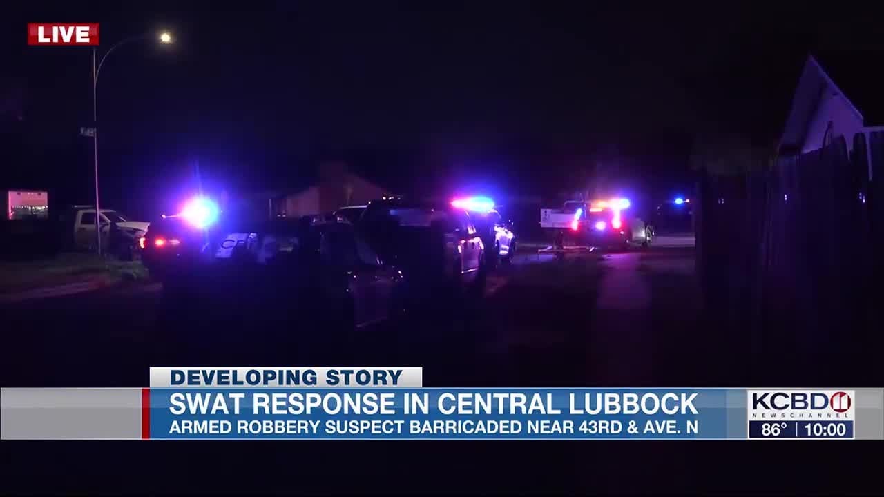 LPD SWAT responding to house in central Lubbock - YouTube