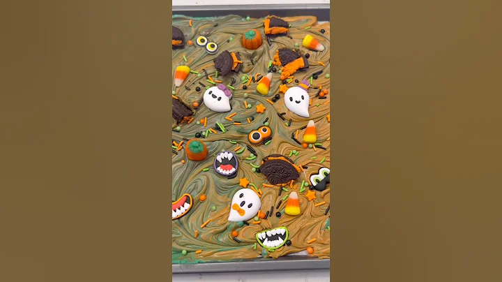 Halloween Chocolate Bark😋👻🎃🍫#Halloween #spookyseason #halloweentreats #sweettooth #chocolate