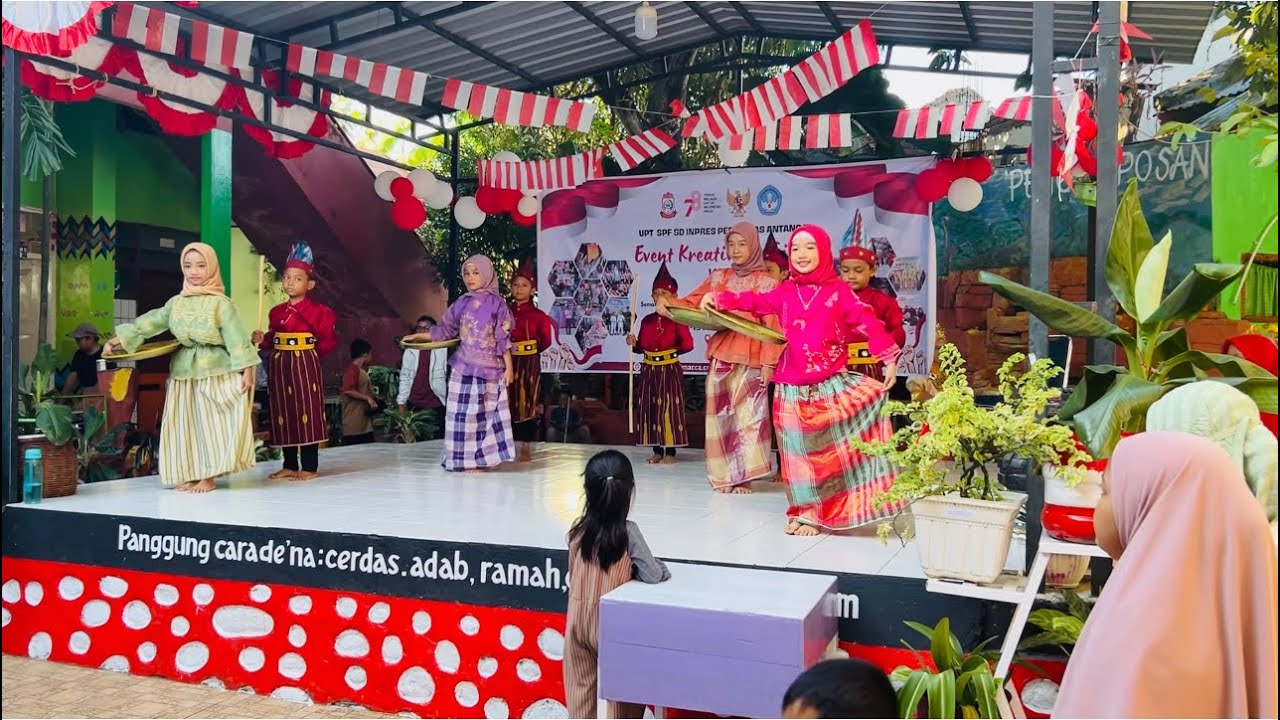 Tari kreasi Mappadendang dari kelas 3C, Sd Inpres Perumnas Antang III