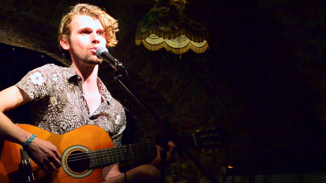 Julian Bingham live acoustic