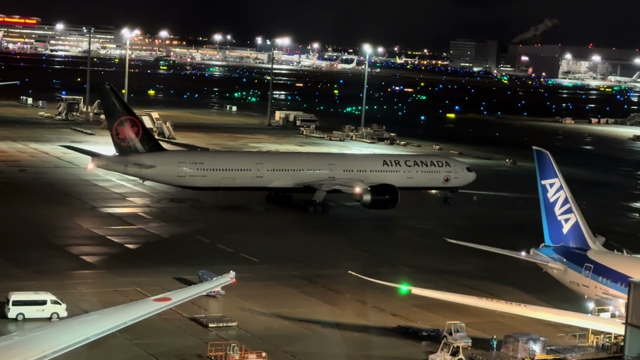 羽田空港第3ターミナルエアカナダ2便ボーイング777-300ERは121ゲートから134ゲートからエンジンスタート