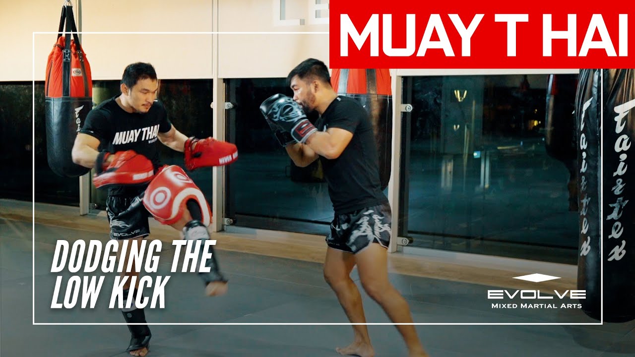 3 Reasons Why You Need To Master The Muay Thai Clinch - Evolve