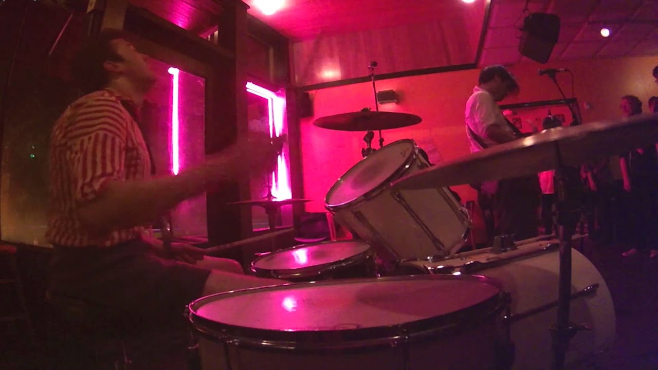 Ver mr.phylzzz "Strollin" Live at The Comet 11/10/2015 en YouTube Ver mr.phylzzz "Strollin" Live at The Comet 11/10/2015 en YouTube