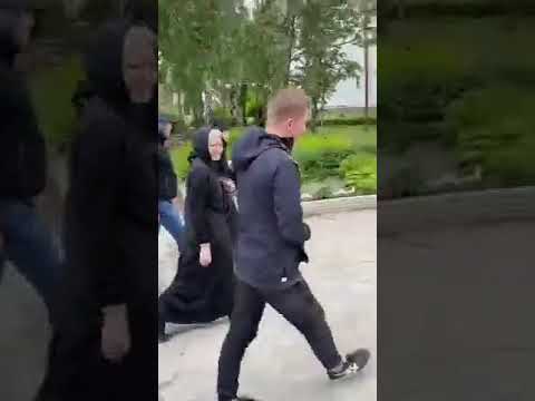 На Ксению Собчак напали и избили всю съёмочную команду