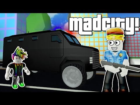 STOPPING A BANK HEIST IN MAD CITY! - Roblox Multiplayer Roleplay Gameplay