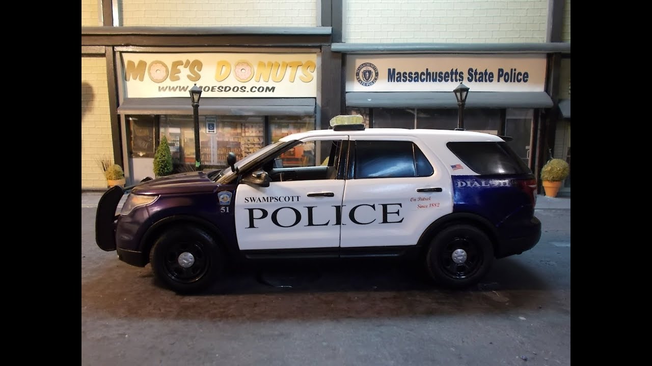 Swampscott Ma Police 1/18 scale Ford Explorer with lights. YouTube